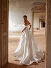 Весільна сукня розшита кришталиками зі знімним шлейфом "Elegant"