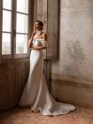 Весільна сукня розшита кришталиками зі знімним шлейфом "Elegant"